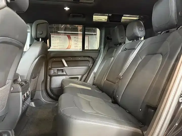 Land Rover Guard 2024 110 5.0T V8 18
