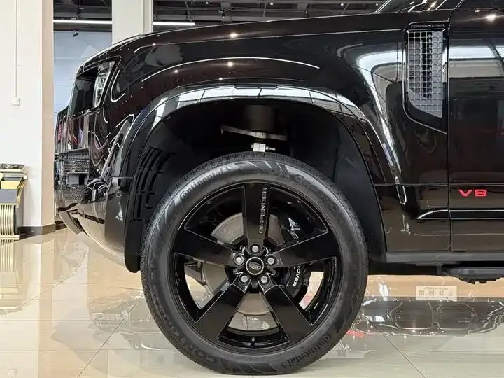 Land Rover Guard 2024 110 5.0T V8 4