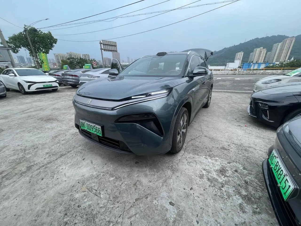 Tang L 2025 EV 670KM Laser Radar Premium - View 1