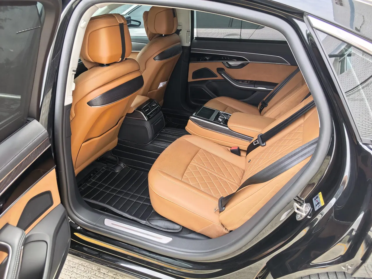 Audi A8 2022 to A8L 50 TFSI quattro Selection 2