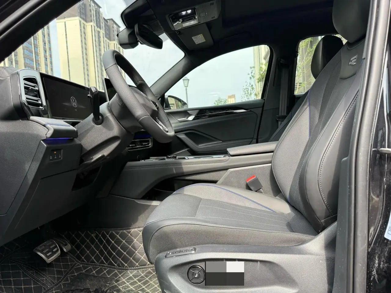 Volkswagen 2026 Tiguan L PRO 2.0TSI 380TSI Two-Drive R-Line Smart Collar Edition Automatic Gear 4
