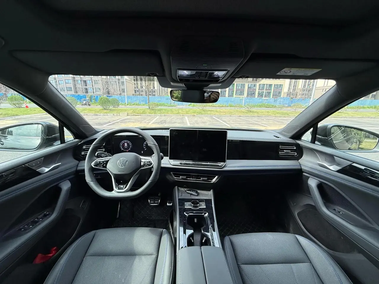 Volkswagen 2026 Tiguan L PRO 2.0TSI 380TSI Two-Drive R-Line Smart Collar Edition Automatic Gear 5