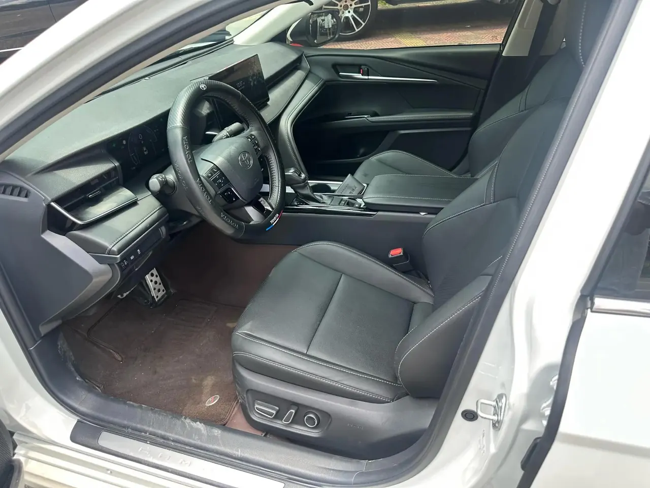 Toyota 2025 Camry Dual Engine 2.0HXS Stepless Brilliant Edition Automatic Gear 2