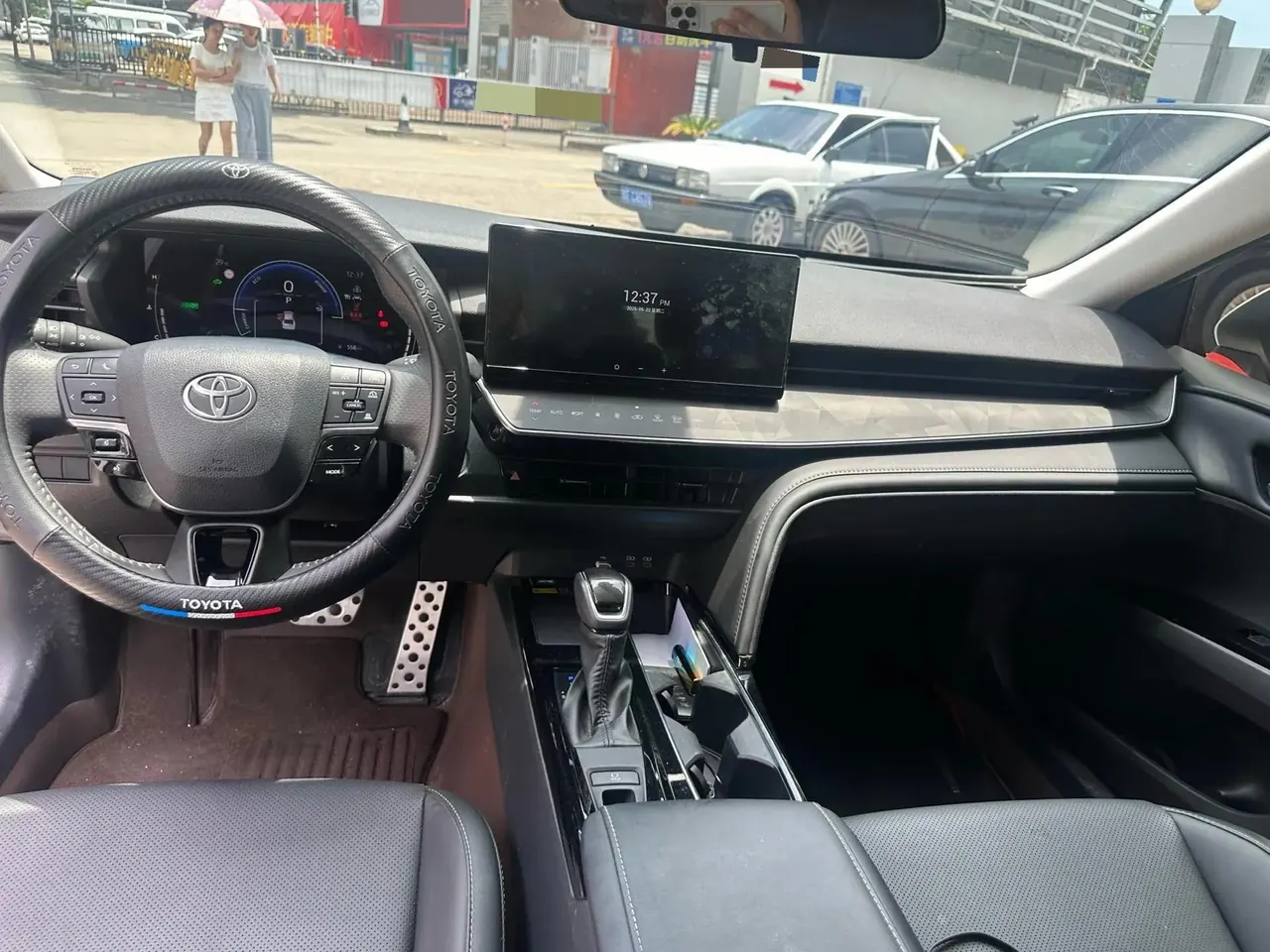 Toyota 2025 Camry Dual Engine 2.0HXS Stepless Brilliant Edition Automatic Gear 4