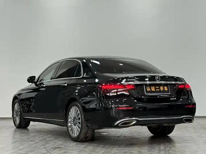 Mercedes Benz E Class 2022 E 300 L Luxury Model 19