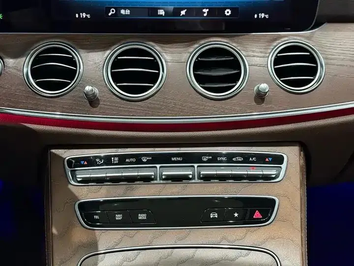 Mercedes Benz E Class 2022 E 300 L Luxury Model 8