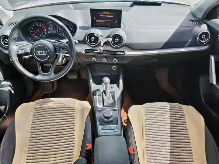 Audi Q2L 2021 35 TFSI Enterprising Dynamic 6