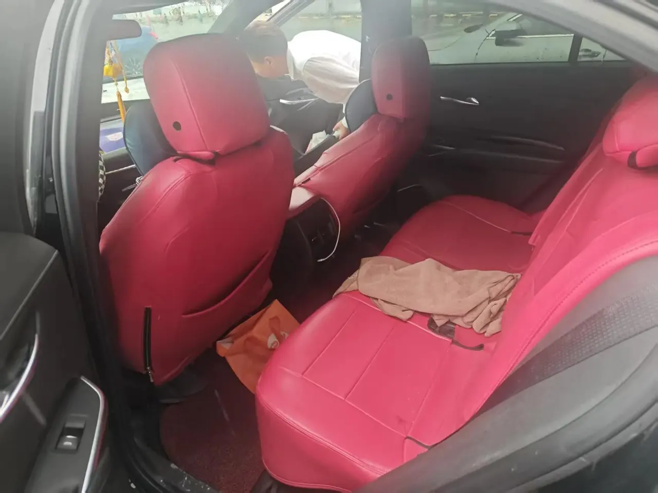 Cadillac XT4 2021 28T Two-Drive Luxury Model 4