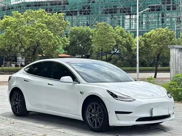 2020 Model 3 Standard Range Rear-Wheel Drive Upgrade Version 3