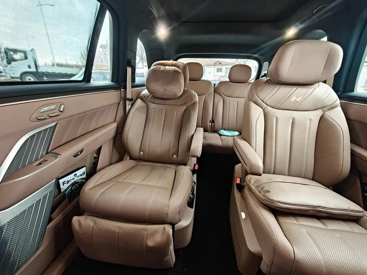 ONVO 2025 L90 Ultra six-seat automatic gear 3