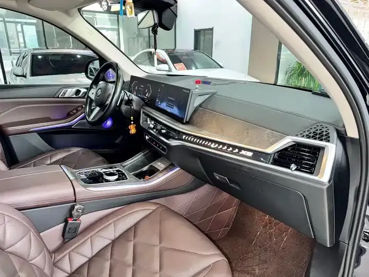 BMW X5 2023 xDrive 30Li exclusive m sports obsidian night suit 19