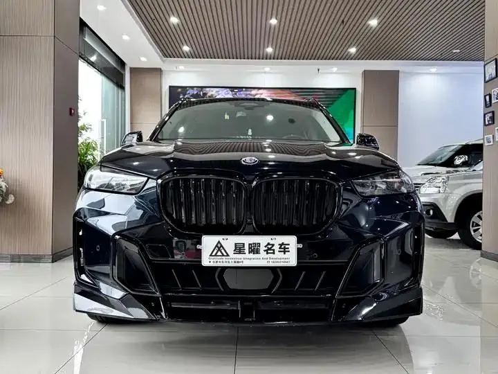 BMW X5 2023 xDrive 30Li exclusive m sports obsidian night suit 2