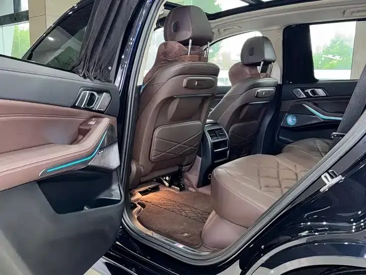 BMW X5 2023 xDrive 30Li exclusive m sports obsidian night suit 24