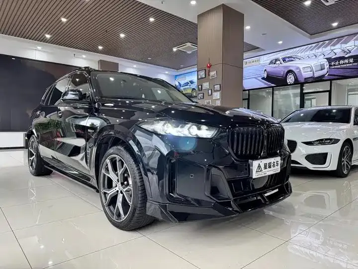 BMW X5 2023 xDrive 30Li exclusive m sports obsidian night suit 3