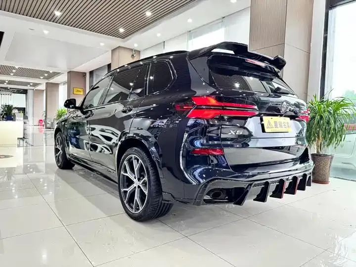 BMW X5 2023 xDrive 30Li exclusive m sports obsidian night suit 5