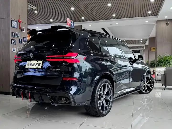 BMW X5 2023 xDrive 30Li exclusive m sports obsidian night suit 6
