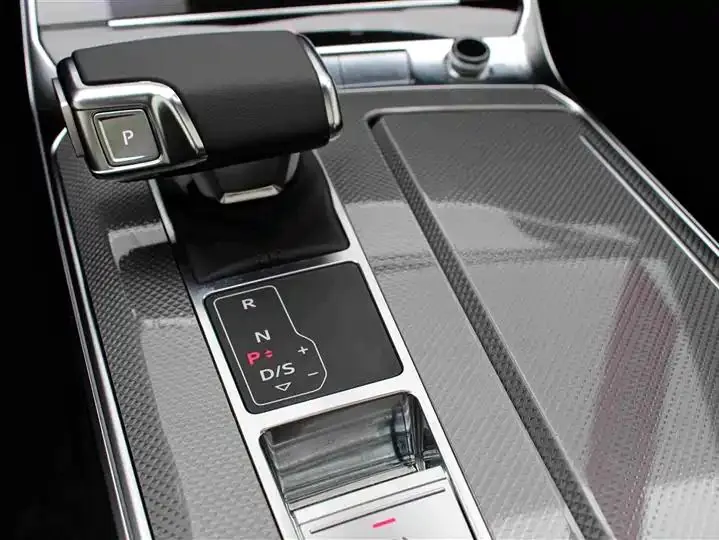 Audi A6L 2024 45 TFSI Selected Dynamic Type 8