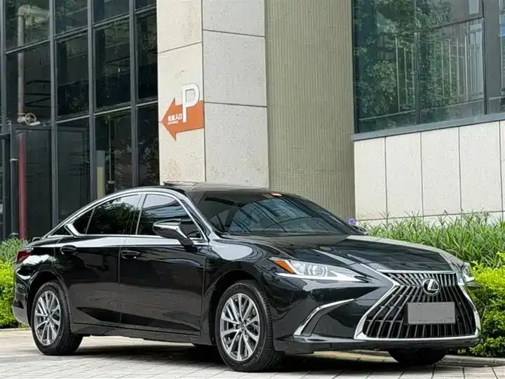 Lexus ES 2023 model 200 Premium Edition - View 1