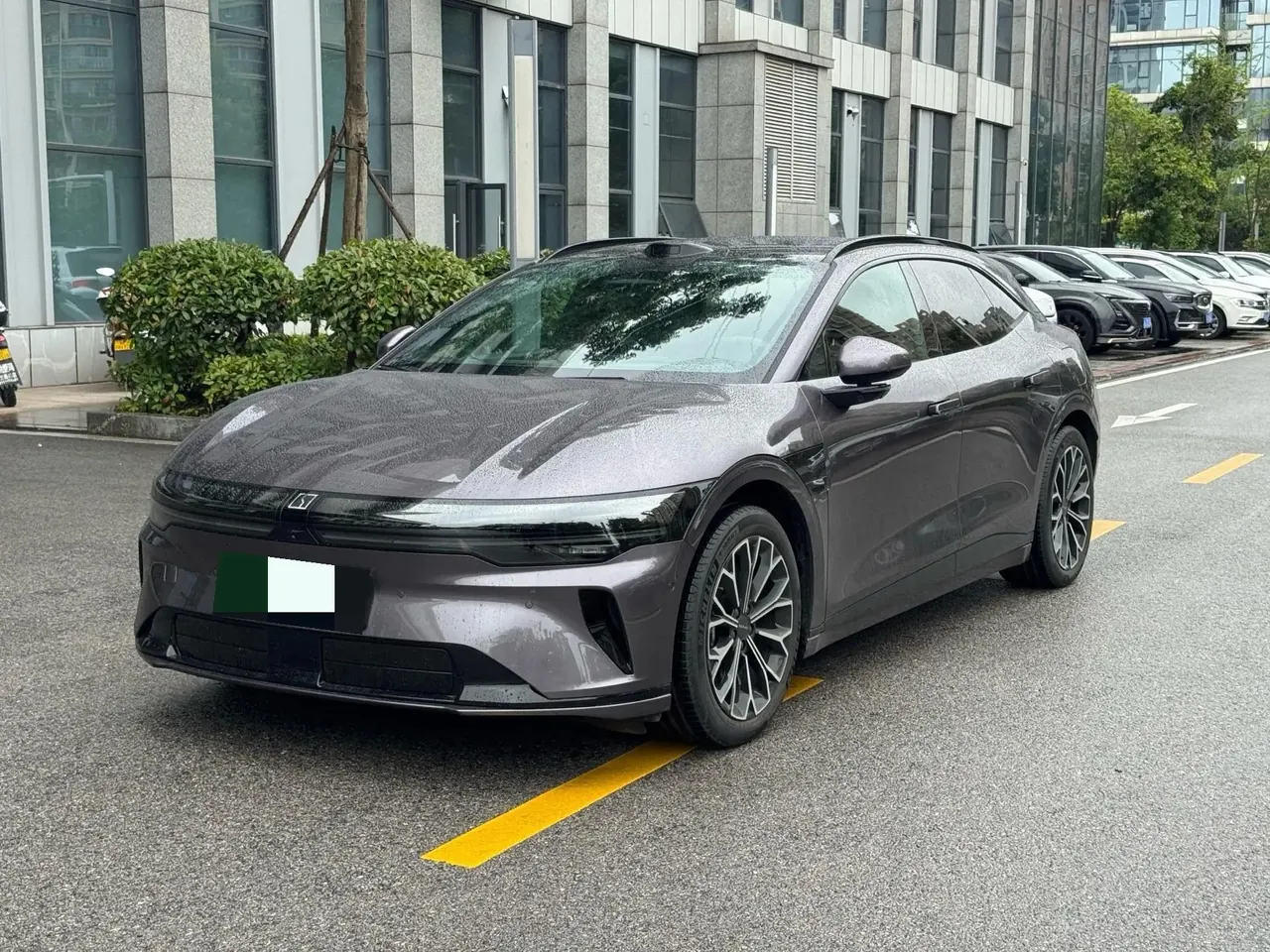 Zeekr 2025 Zeekr 007GT Rear-Wheel Drive Intelligent Driving Version 75kWh Automatic - View 1