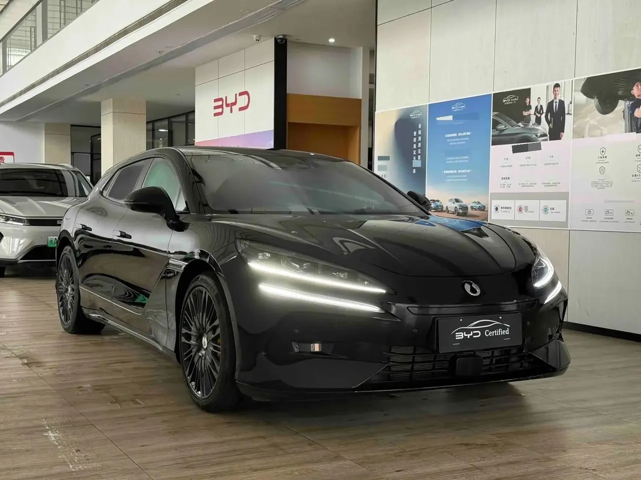 Denza Z9 2024 GT Plug-in Hybrid Edition 3