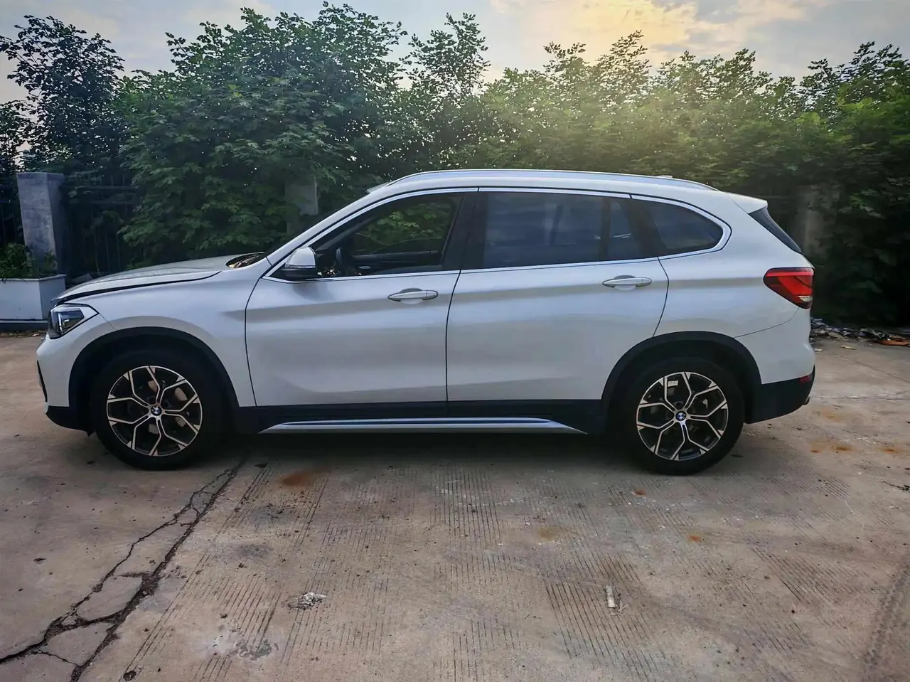 BMW X1 2021 sDrive20Li Luxury Model 3