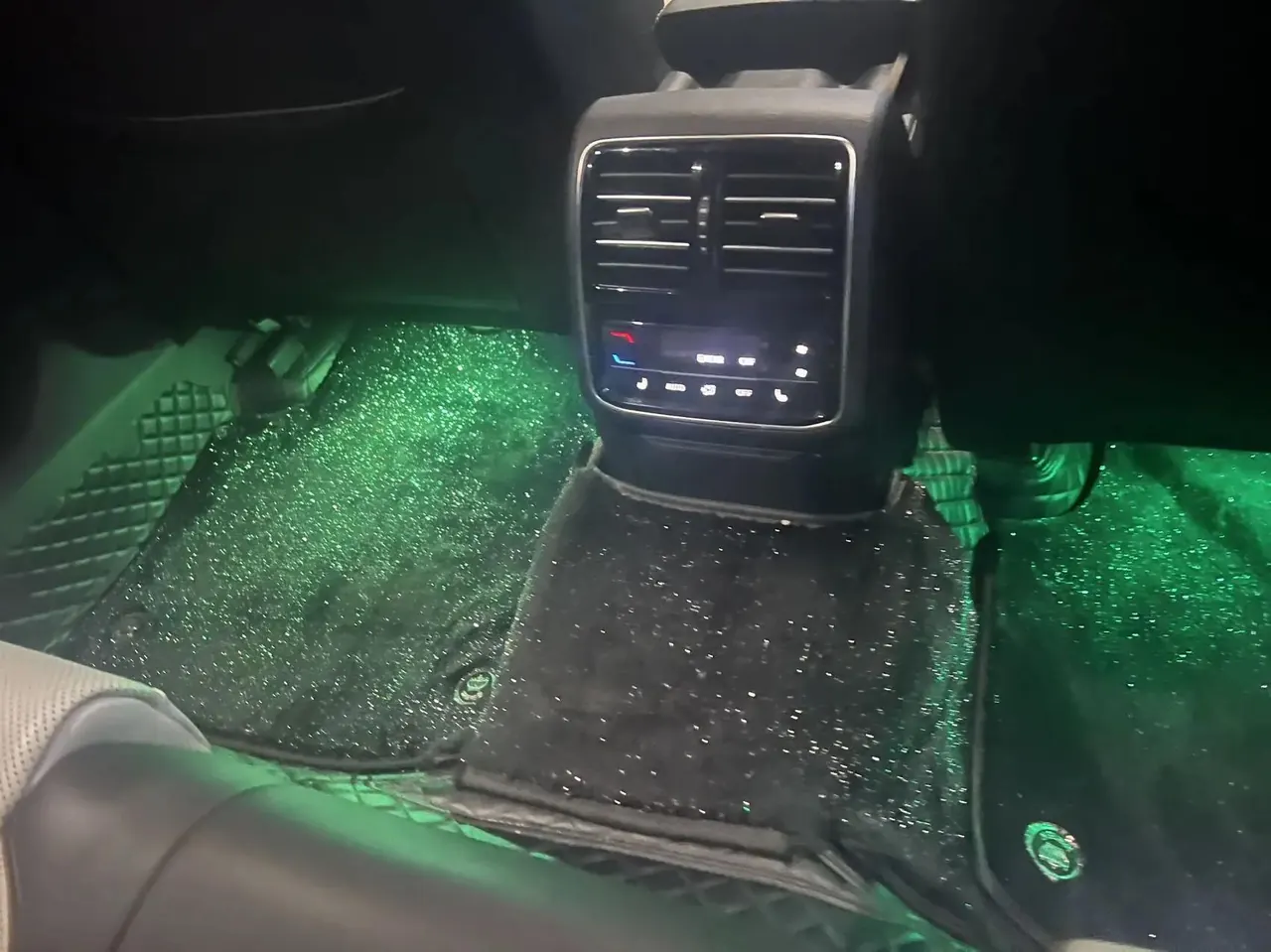 Magotan 2022 380TSI DSG Basic Model 5