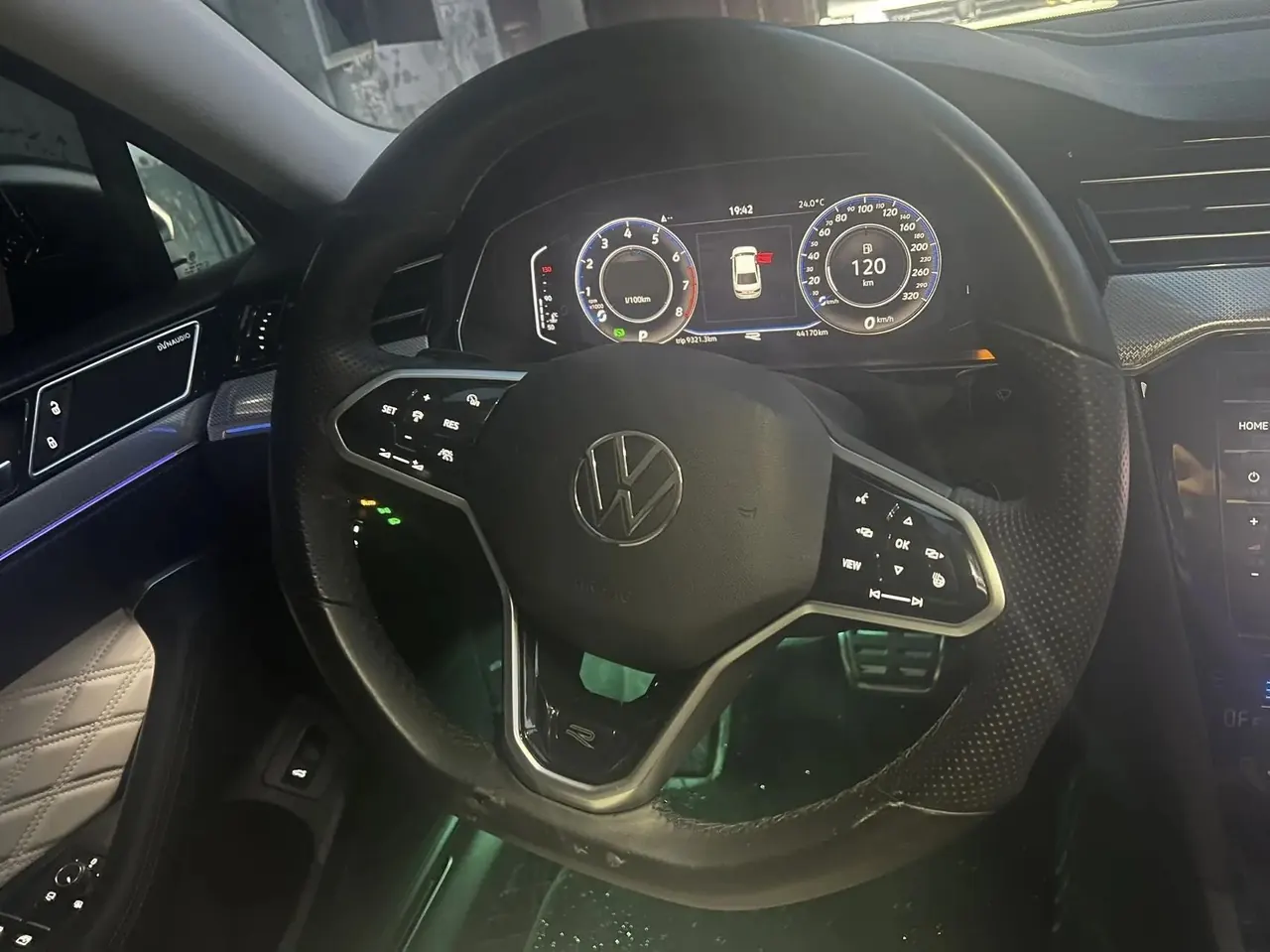 Magotan 2022 380TSI DSG Basic Model 8
