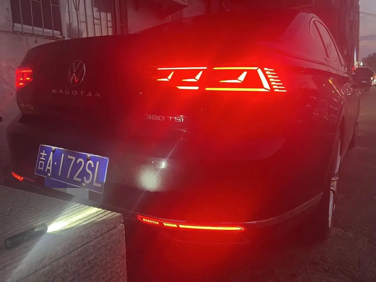 Magotan 2022 380TSI DSG Basic Model 9