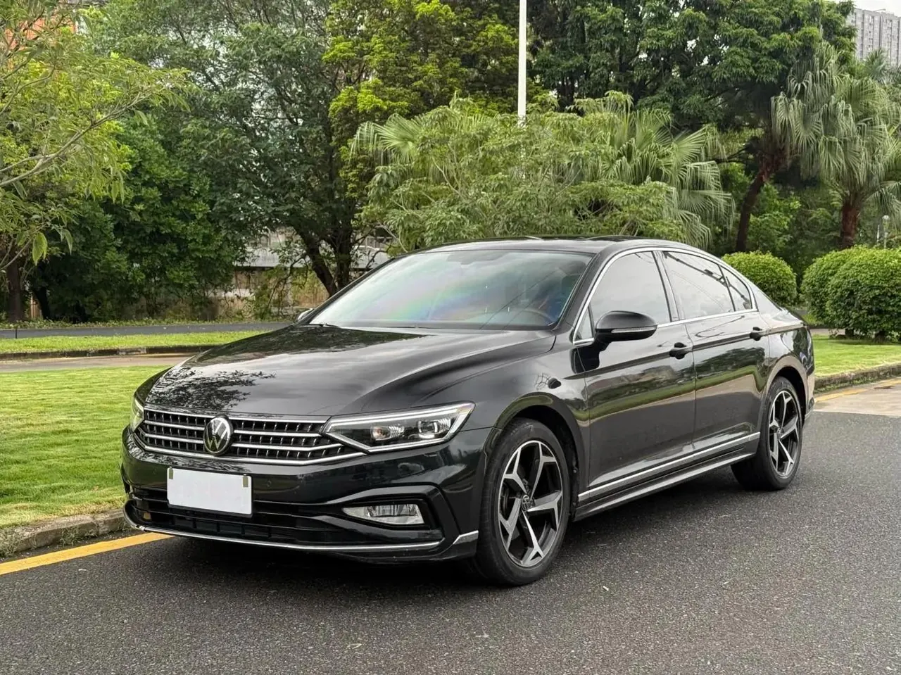 Open image lightbox: Volkswagen 2023 Magotan 2.0TSI 330TSI 2 Million Units Commemorative Edition Leading Model Automatic