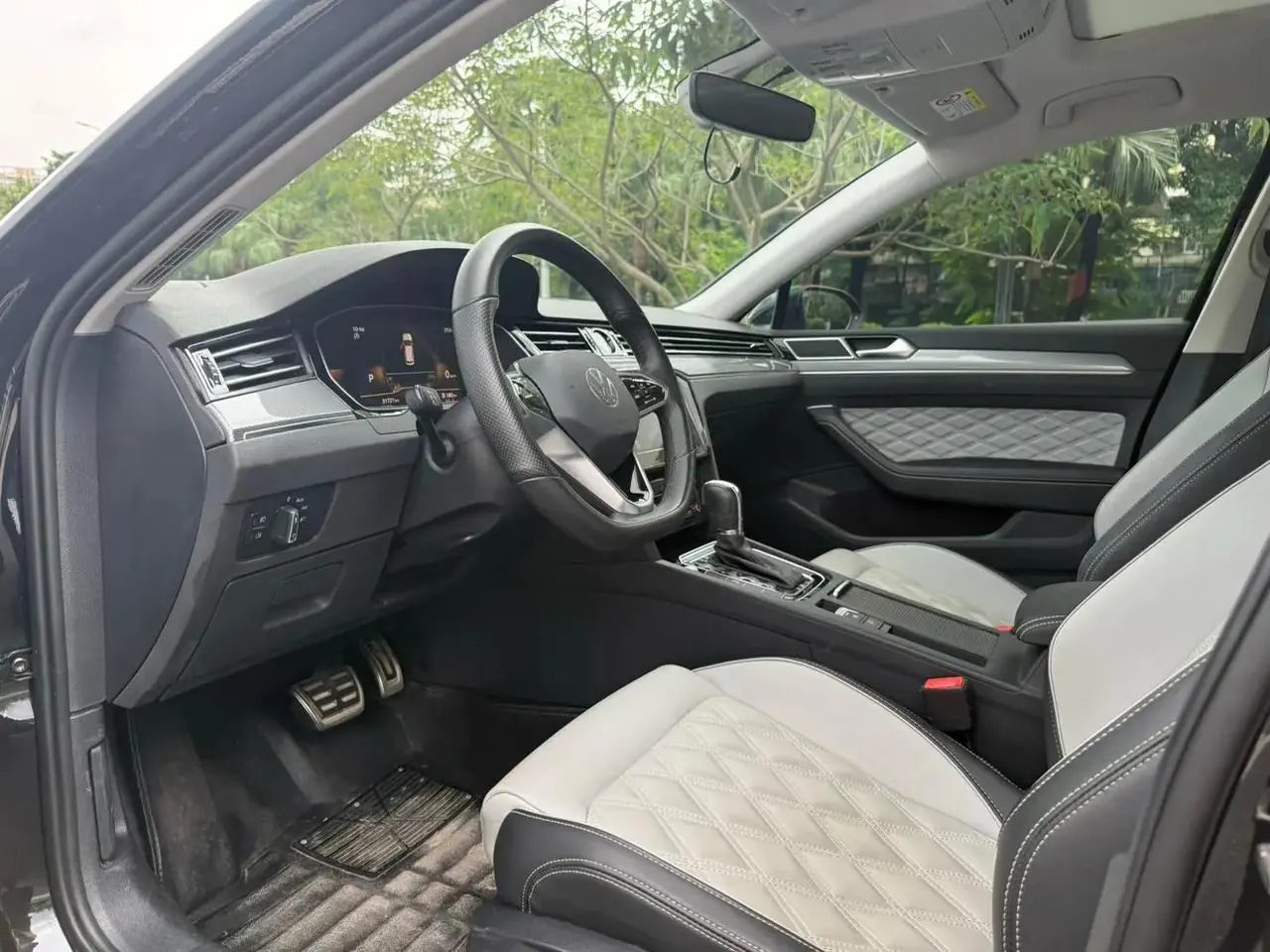 Volkswagen 2023 Magotan 2.0TSI 330TSI 2 Million Units Commemorative Edition Leading Model Automatic 13