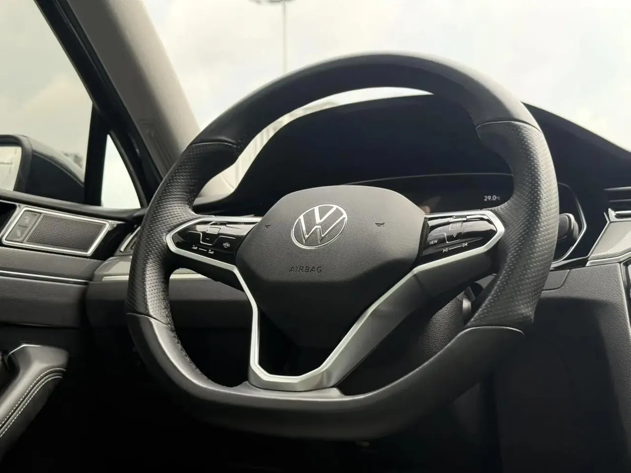 Volkswagen 2023 Magotan 2.0TSI 330TSI 2 Million Units Commemorative Edition Leading Model Automatic 14