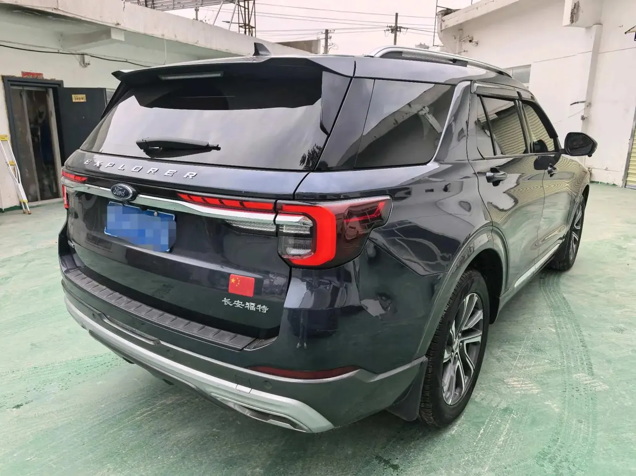 Explorer 2023 EcoBoost 285 four-wheel drive fashion plus version 7 seats 6