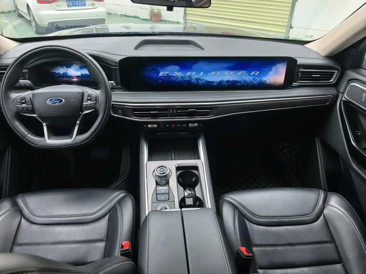 Explorer 2023 EcoBoost 285 four-wheel drive fashion plus version 7 seats 7