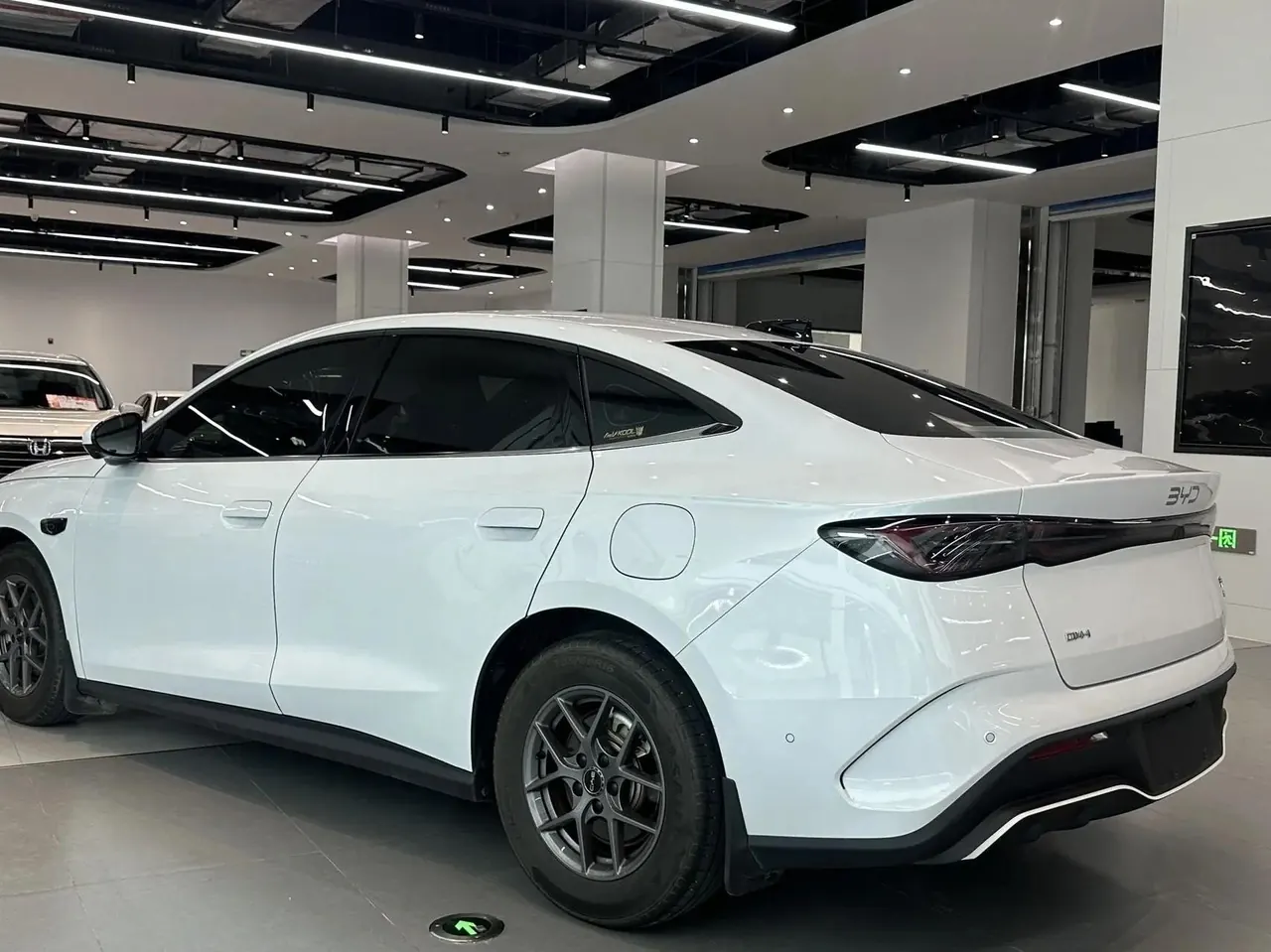 BYD 2025 seals 06 DM-i 1.5 stepless smart driving version 80KM luxury automatic gear 6
