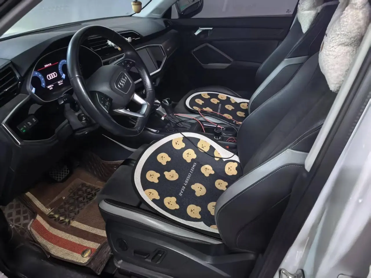 Audi Q3 2021 35 TFSI Enjoys Life Edition 3