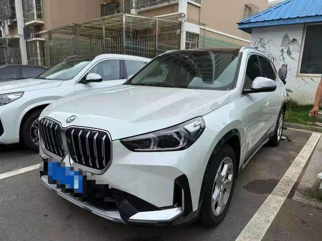 BMW 2024 X1 sDrive20Li 1.5T X Design Package Automatic - View 1