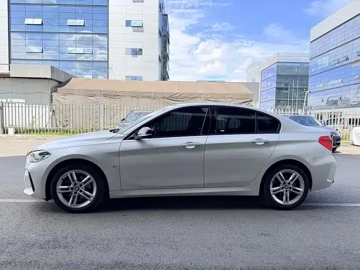 BMW 1 Series 2021 120i M Sports Obsidian Night Edition 3