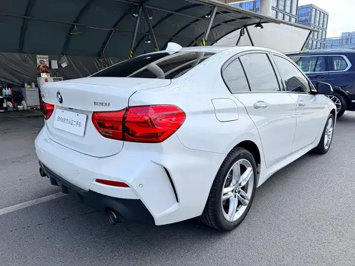 BMW 1 Series 2021 120i M Sports Obsidian Night Edition 4