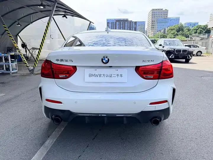 BMW 1 Series 2021 120i M Sports Obsidian Night Edition 5