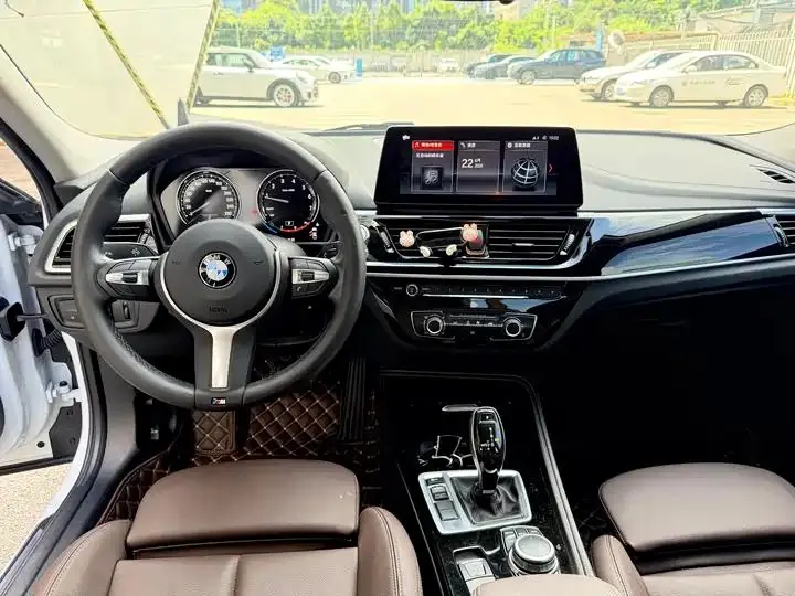 BMW 1 Series 2021 120i M Sports Obsidian Night Edition 9