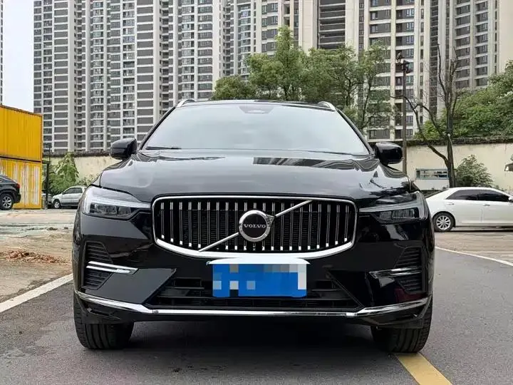 Volvo XC60 2025 B5 All-Wheel Drive Smart Luxury Edition 2