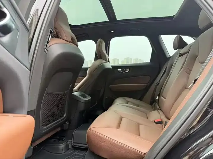 Volvo XC60 2025 B5 All-Wheel Drive Smart Luxury Edition 6