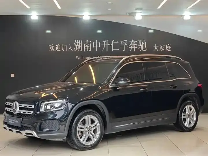Открыть галерею: Mercedes Benz GLB 2023 GLB 220 Dynamic