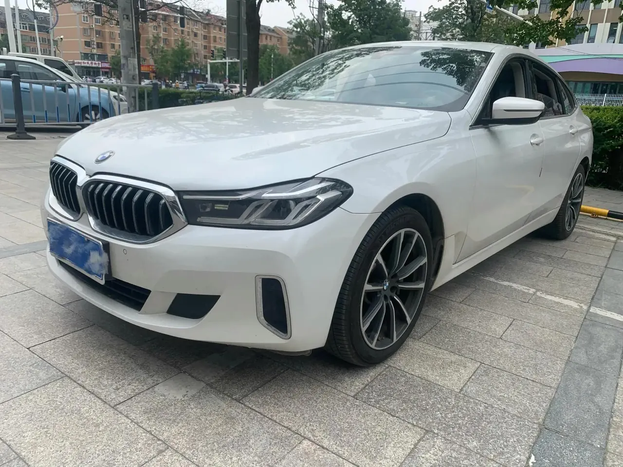 Open image lightbox: BMW 6 Series GT 2021 630i Luxury Design Package