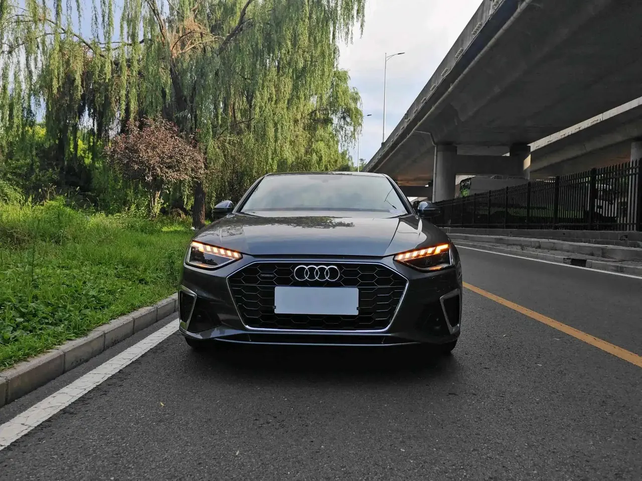 Audi A4L 2020 40 TFSI quattro Deluxe Dynamic 2