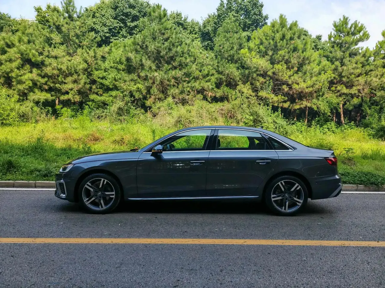Audi A4L 2020 40 TFSI quattro Deluxe Dynamic 3