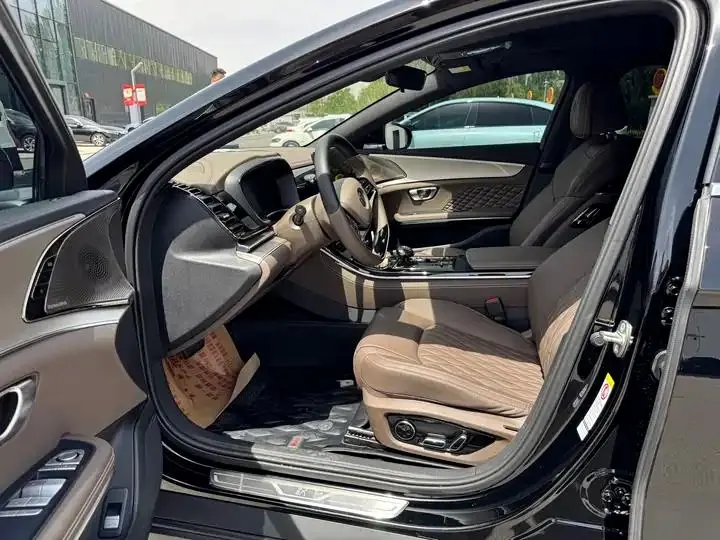 Han 2023 DM-i Champion Edition 121KM Honorable Model 4