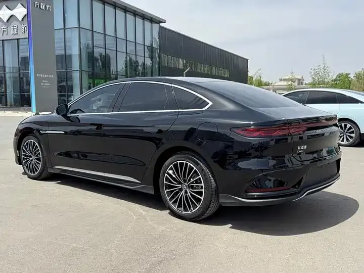 Han 2023 DM-i Champion Edition 121KM Honorable Model 7