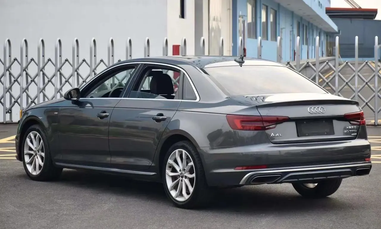Audi A4L 2019 40 TFSI Fashion VI 8