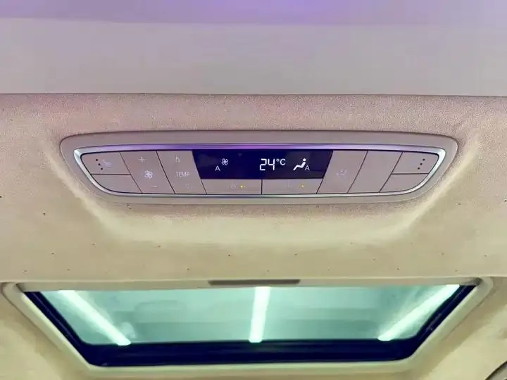 Buick GL8 2022 ES Lu Zun 653T Premium 13